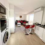 Apartamento Atico Con Terraza En *