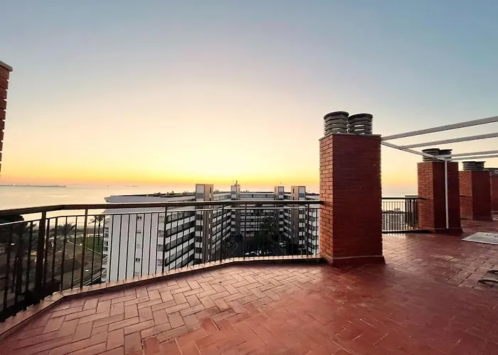 Atico Con Terraza En דירה *